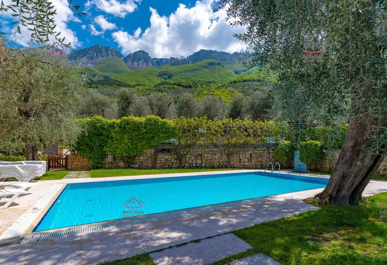 Garden Beth'S House Apartment Brenzone sul Garda Italy